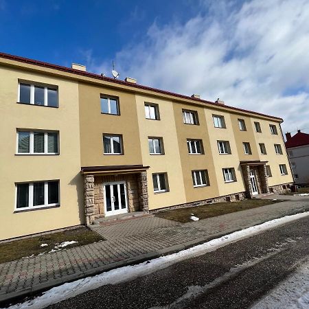 Apartman Md Lägenhet Žacléř Exteriör bild