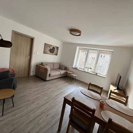 Apartman Md Lägenhet Žacléř Exteriör bild