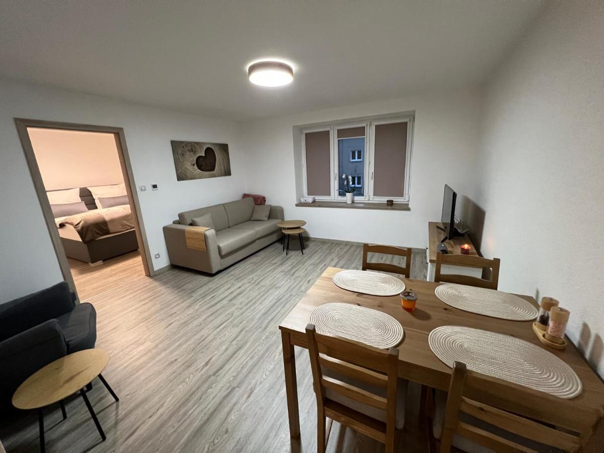 Apartman Md Lägenhet Žacléř Exteriör bild