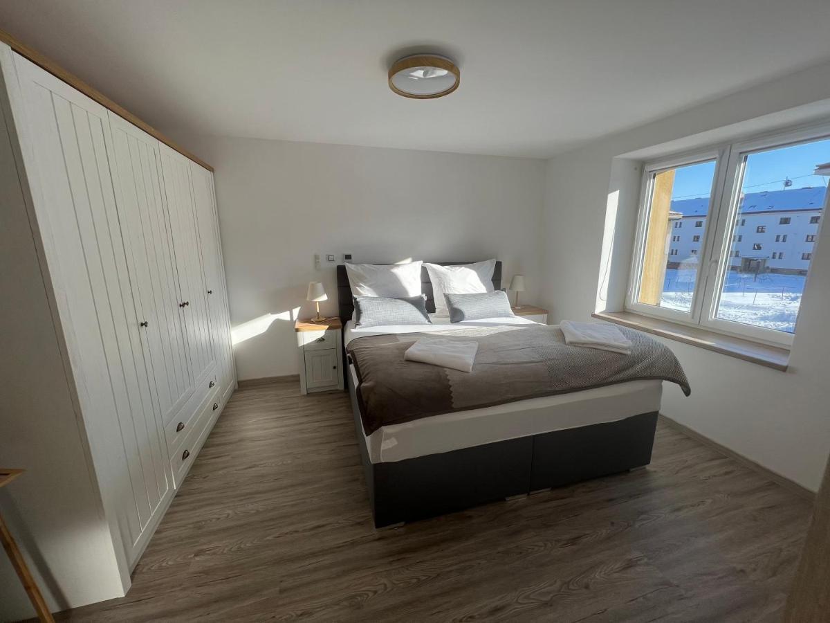 Apartman Md Lägenhet Žacléř Exteriör bild