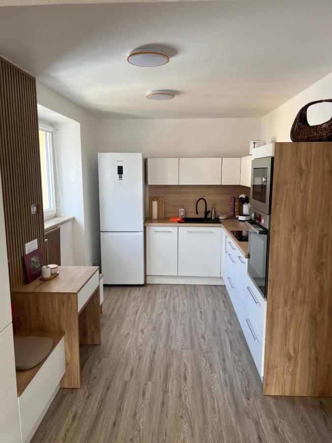 Apartman Md Lägenhet Žacléř Exteriör bild